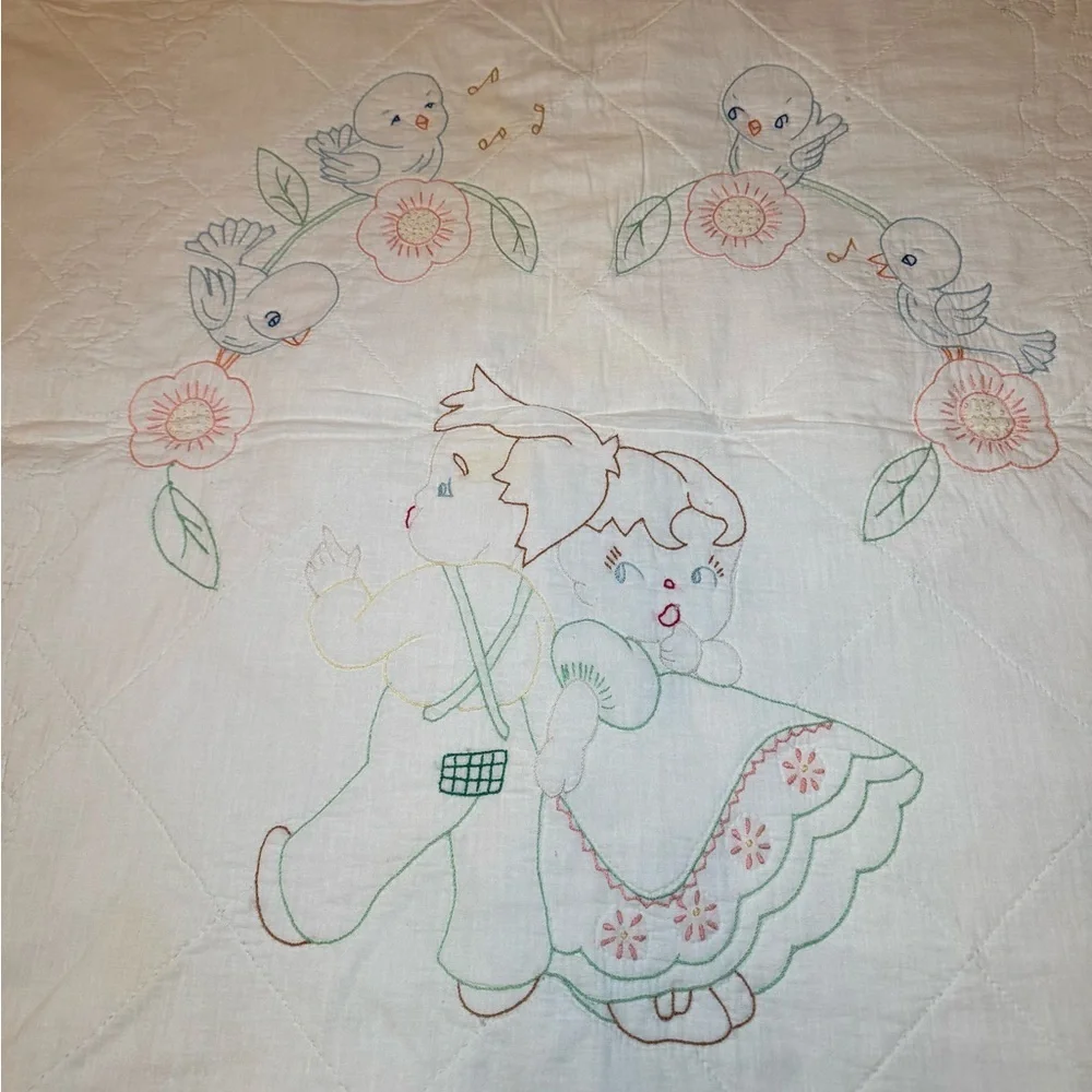 Child/Baby Charming White and Green Embroidered Quilt